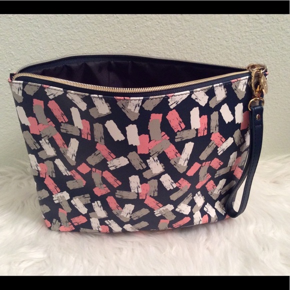 Dabney Lee medium sized cosmetic bag with wristlet - Picture 2 of 6